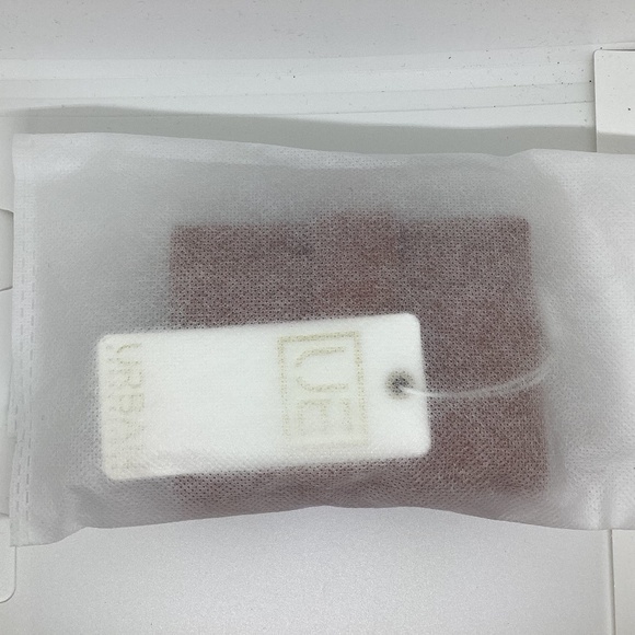 $14 Urban Expressions Lola Card Holder. Color: Red  SALE PRICED - New - Picture 5 of 5